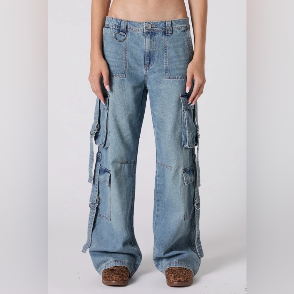 Refuge Denim Y2K Baggy Wide Leg Utility Cargo Skater Jeans with Straps. Size